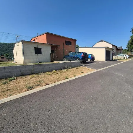Tiny House La Pigne Confort & Parentale Apartment *
